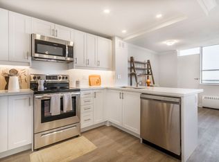 633 Northcliffe Blvd #307, Toronto, ON M6E3M3