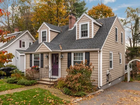 28 Willow St, Reading, MA 01867