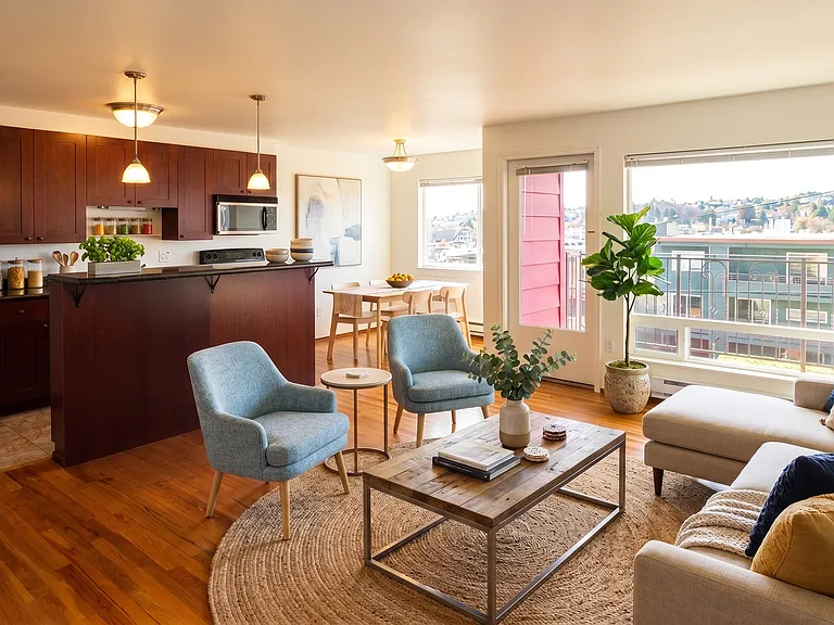 Barrett Square Apartments: Your Ideal Urban Home — Photo 3