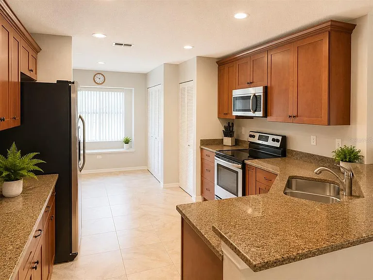 822 McCallister Ave #822 — Photo 9