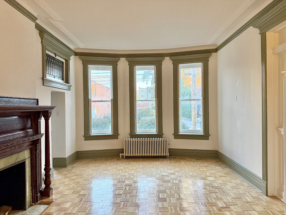 Living room/ bedroom