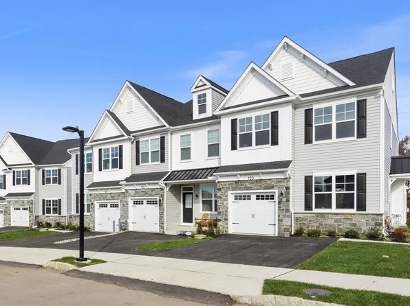 Cambridge Townhome Plan, Highpoint at New Britain