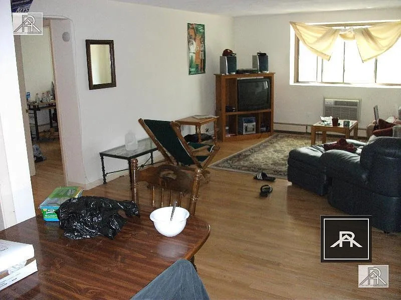 2 bed, 1.0 bath, $3,000 — Photo 2