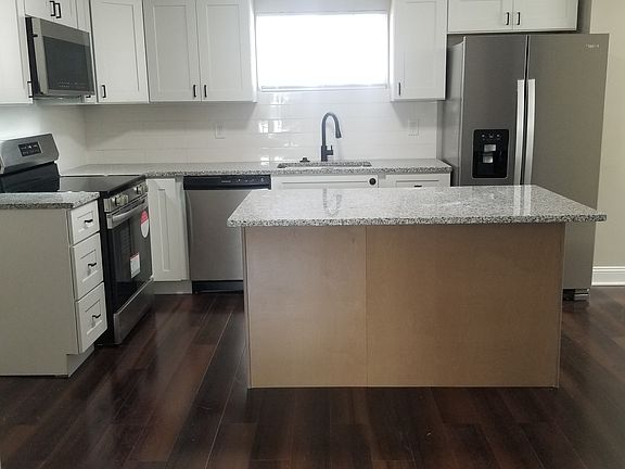 4th image of 1404 Loretta Ave