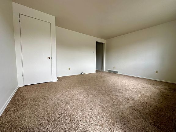 4th image of 102 Savors Ct