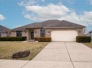 140 Fox Harbor Dr, Troy, OH 45373