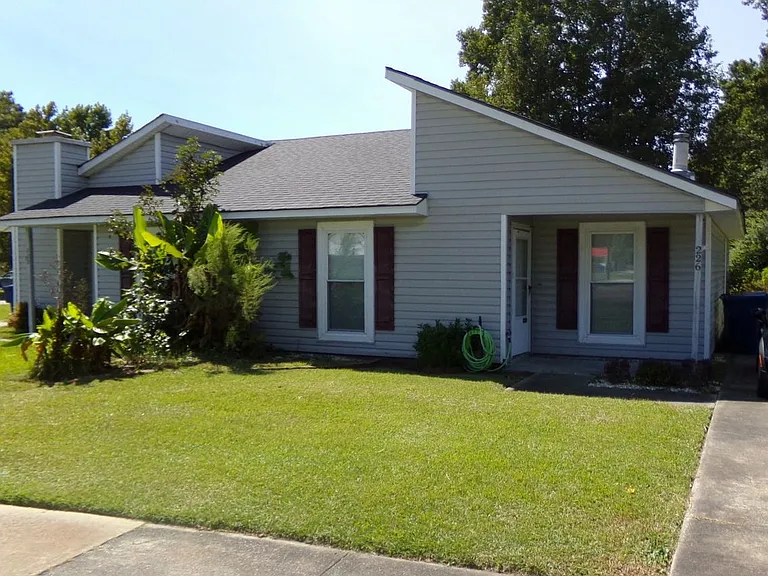 226 Webb Blvd — Photo 1
