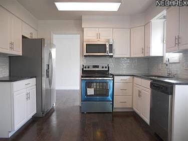 2nd image of 5940 Lehman Dr