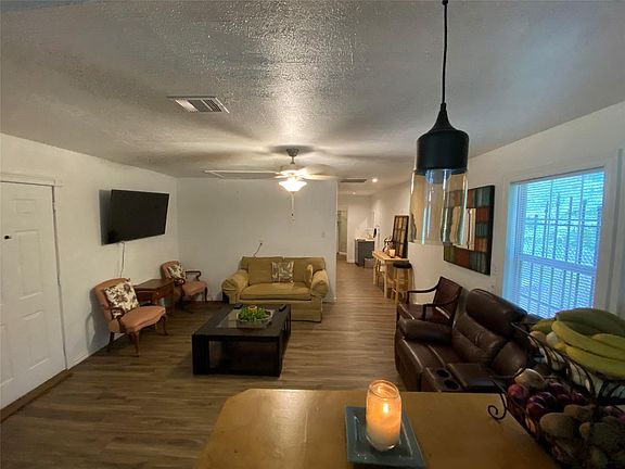 5th image of 400 Mudd St