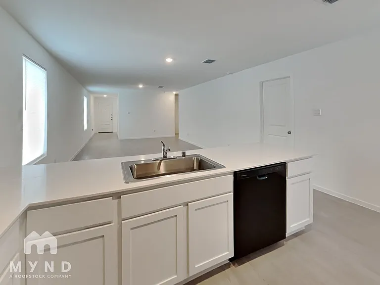 1267 Hackberry Trl — Photo 7