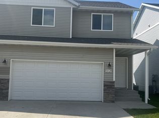 5928 36th St S, Fargo, ND 58104