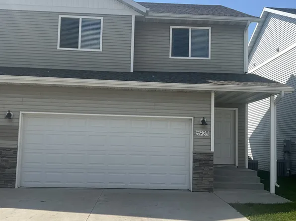 5928 36th St S, Fargo, ND 58104