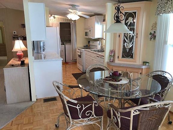 2nd image of 25798 Buttercup Ct