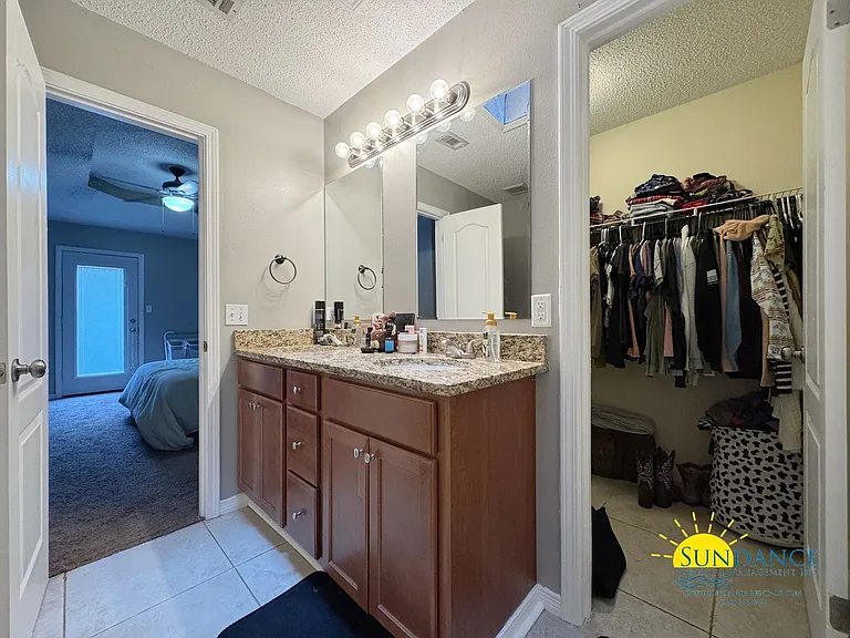 1701 Colonial Ct — Photo 9