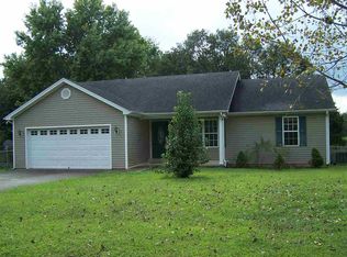 233 D F Petty Rd, Bowling Green, KY 42103