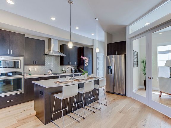5th image of 5398 Valentia St