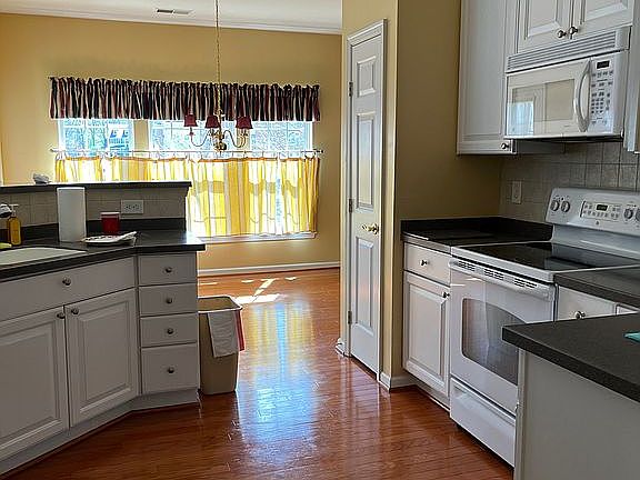 4th image of 208 Kings Crossing Cir Unit 89