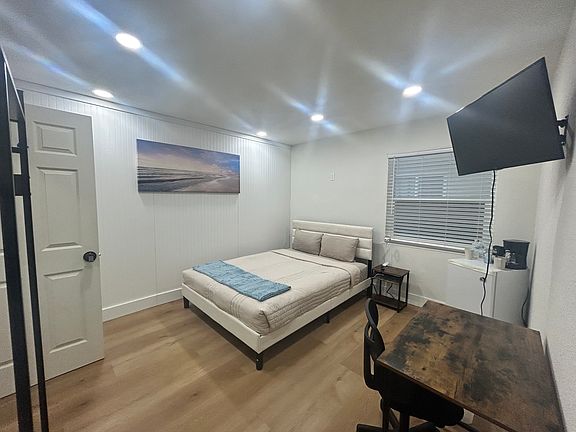 3rd image of 3328 Betty Ln