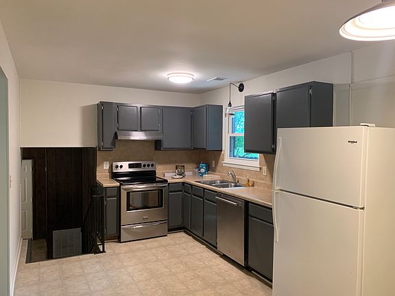 4th image of 522 2nd St NE
