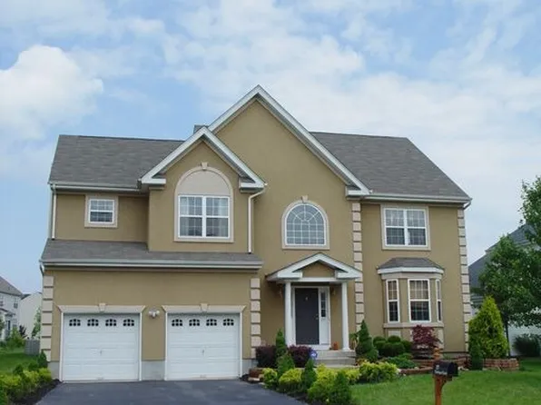 27 Treetops Cir, Princeton, NJ 08540