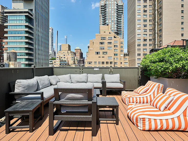225 E 63rd St #10L — Photo 9