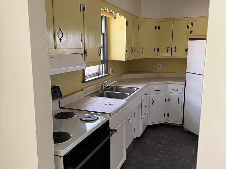 308 Watson Ave — Photo 7