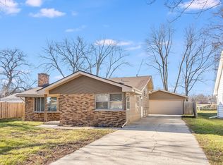 1370 Star Ave, Aurora, IL 60505