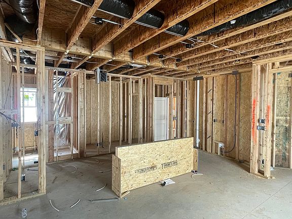 5th image of 2229 Jollay St