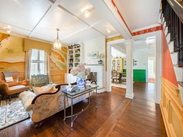 8 Lafayette Ave, Summit City, NJ 07901