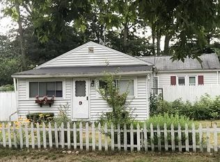 9 Madison Rd, Halifax, MA 02338