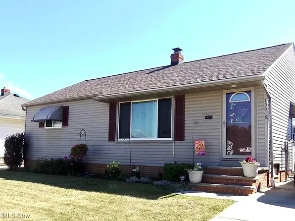 15616 Greendale Rd, Maple Heights, OH 44137