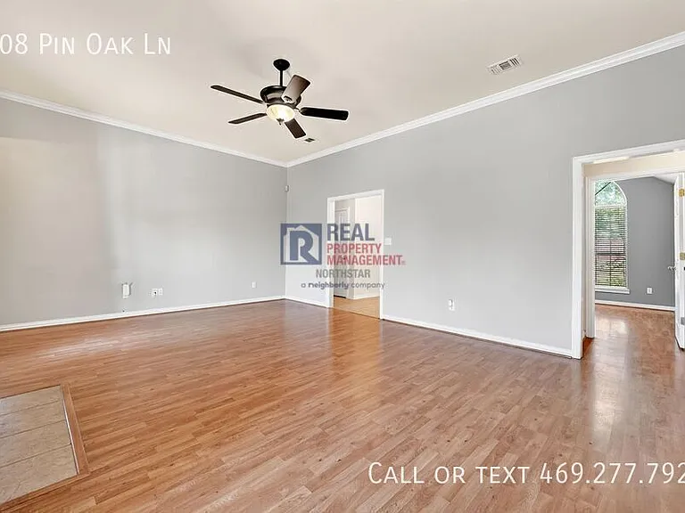 308 Pin Oak Ln — Photo 6