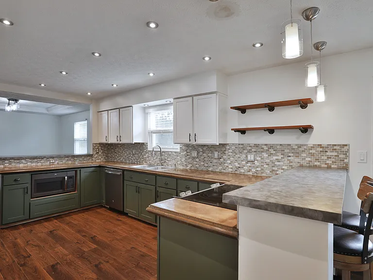 293 Sumption Dr — Photo 11