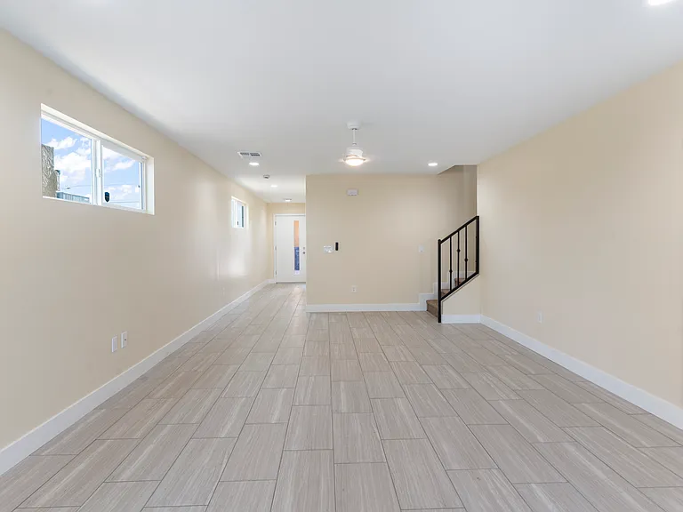 1415 S 29th Ave #1 — Photo 9