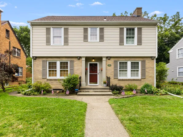 221 N Highland Ave, Rockford, IL 61107
