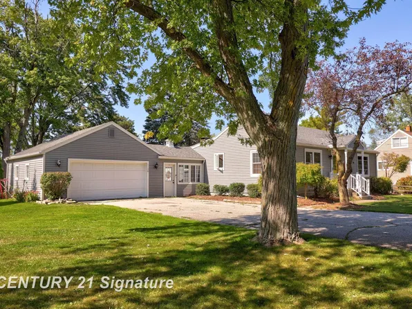 5136 Baxman Rd, Bay City, MI 48706