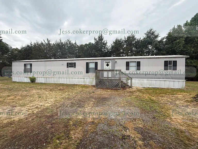104 Gayle Dr — Photo 1