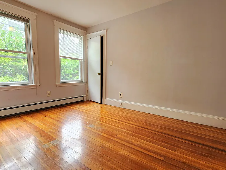 82 Fairview Ave — Photo 6