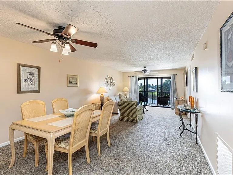 5535 Rattlesnake Hammock Rd #302 — Photo 4