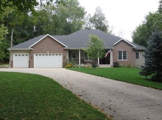 W9596 Rose Cir, Beaver Dam, WI 53916