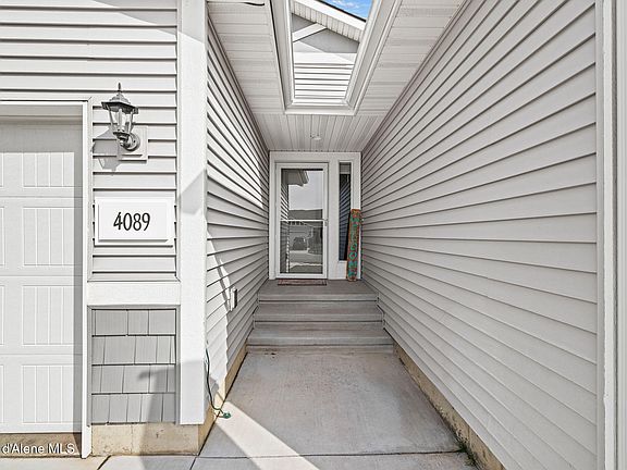 3rd image of 4089 W Belgrave Way