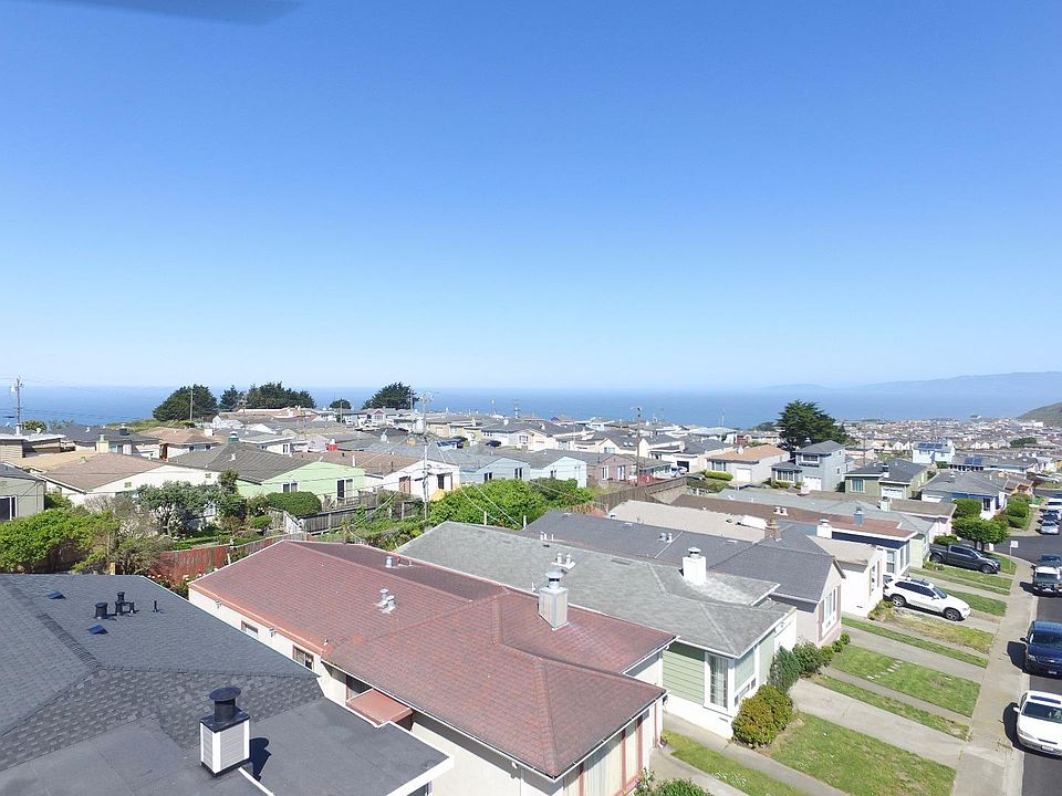 2nd image of 718 Skyline Dr