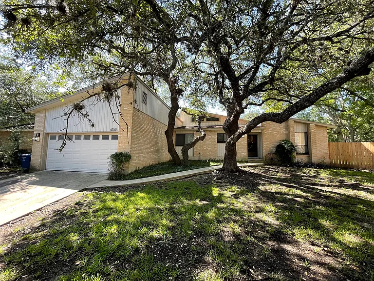 6158 Desert Trail St — Photo 1