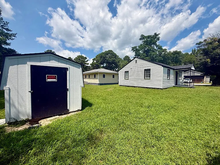 305 Maple St — Photo 4