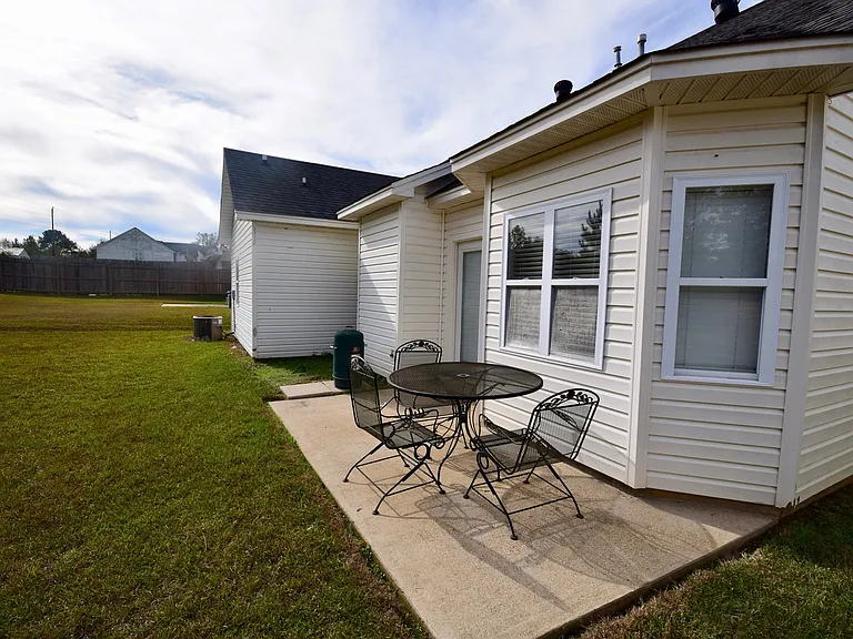 2306 Desiree St — Photo 16