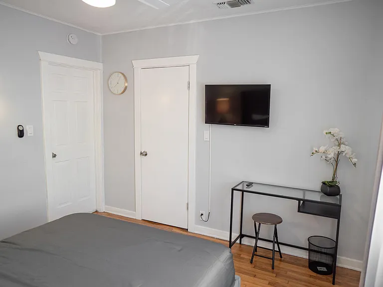 11247 Huston St — Photo 16
