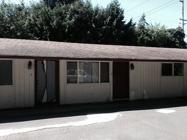 2nd image of 17700 SE Stark St APT 2