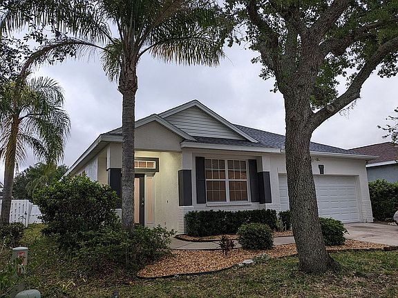 5th image of 811 Springwood Cir