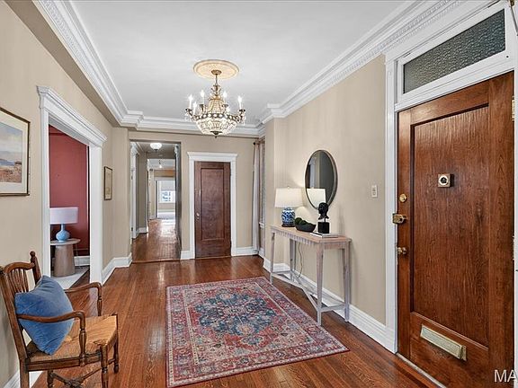 3rd image of 4954 Lindell Blvd APT 6E