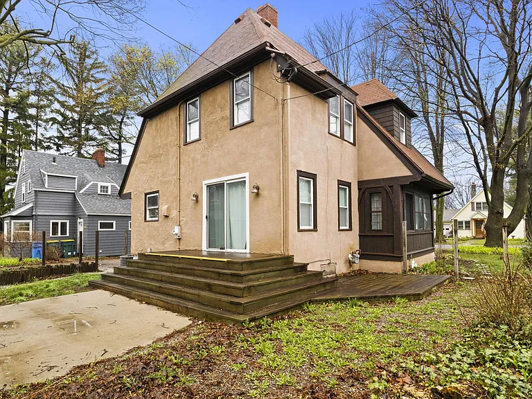 63 Pearson St — Photo 10